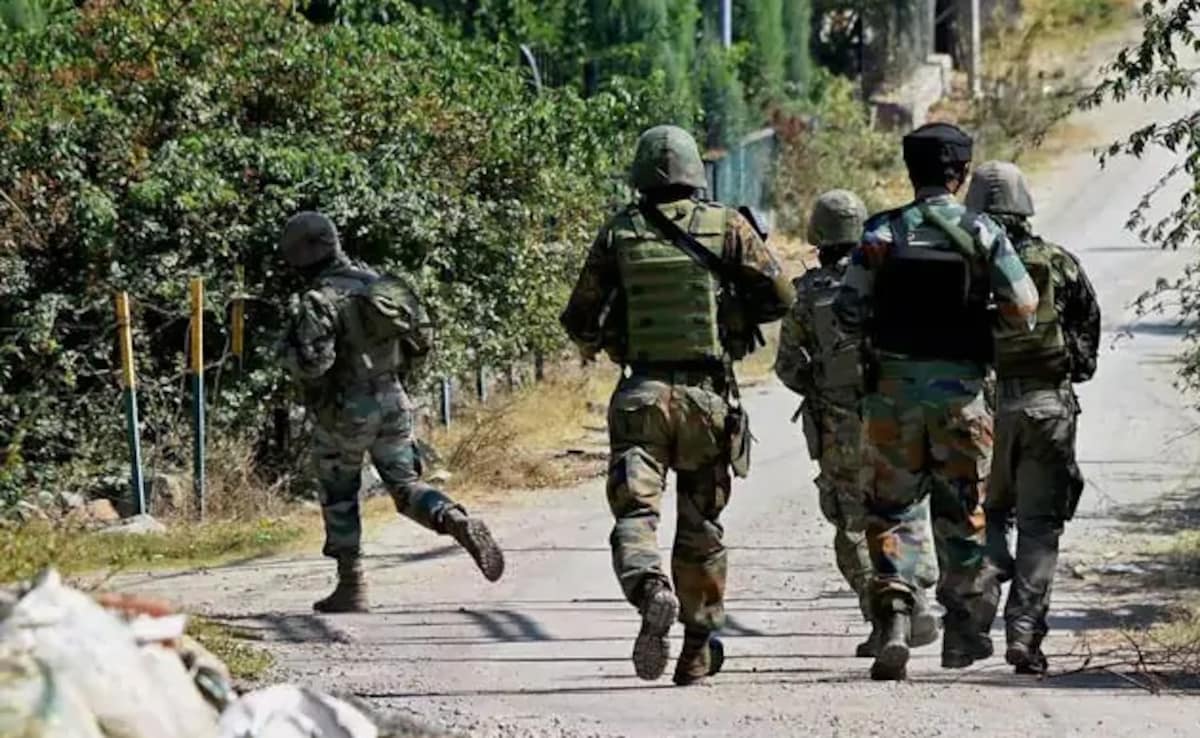 भारत के पलटवार से बौखलाया पाकिस्तान, LOC पर सुबह से ही कर रहा है जबरदस्त फायरिंग, मिल रहा मुंहतोड़ जवाब
