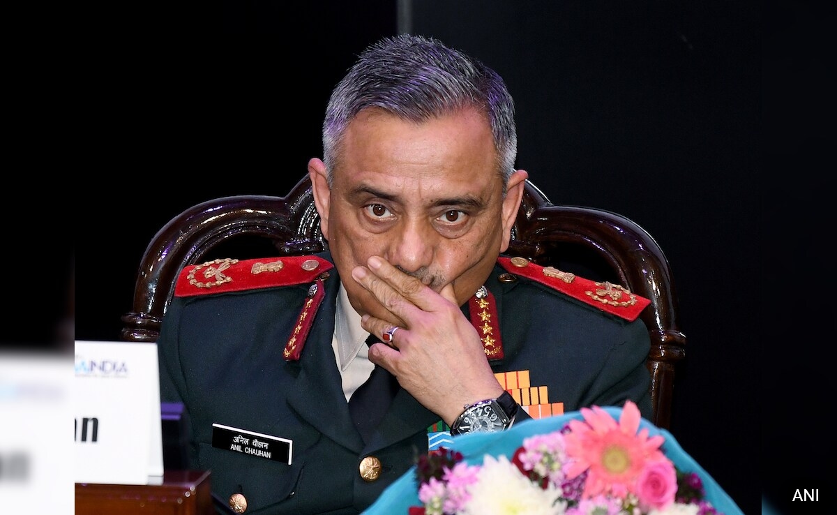 ‘ऑपरेशन सिंदूर’ के दौरान पाकिस्तान ने भारत के लड़ाकू विमान गिराए? जानिए CDS ने इंटरव्यू में क्या कहा