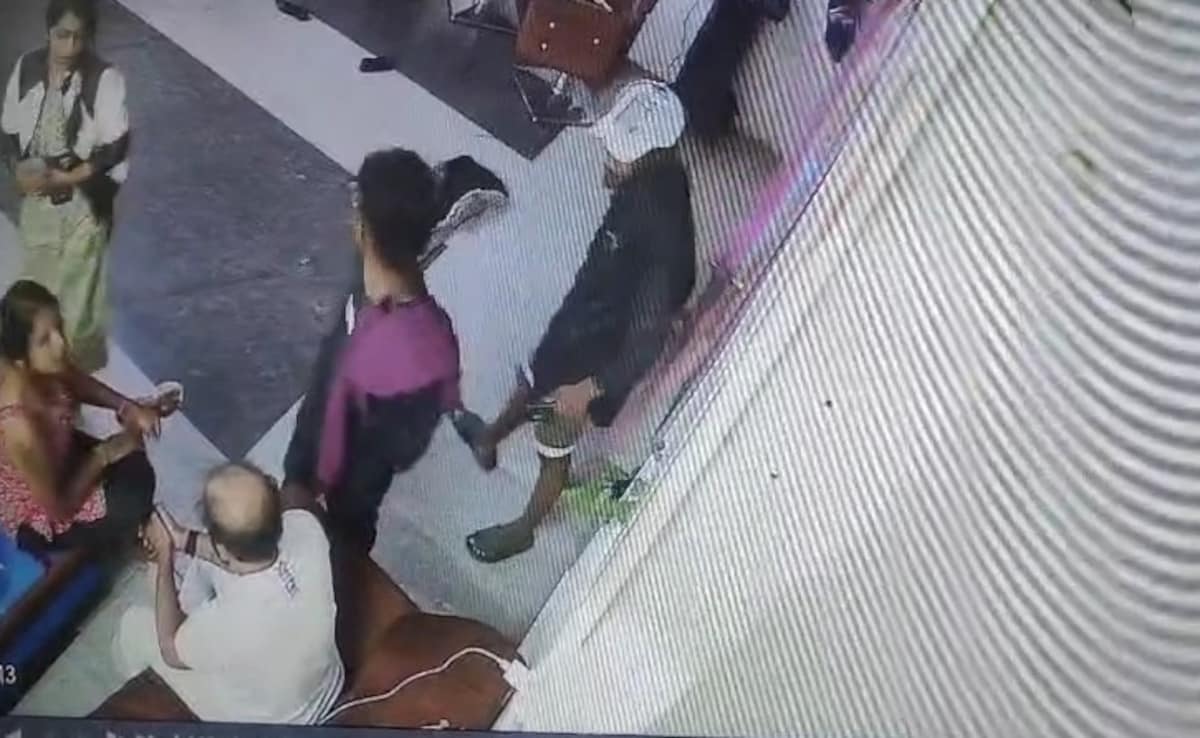 नौकरी छोड़ खोला अपना स्पा तो बौखलाई मालकिन, लड़के को बुरी तरह पीटा, किया किडनैप