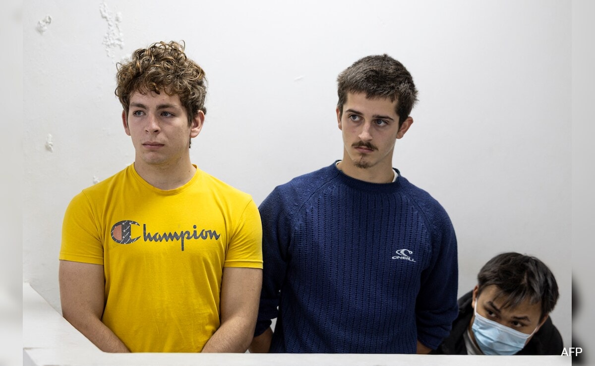 2 Belgian Teens Found With 5,000 Ants Given $7,700 Fine Or Year In Jail