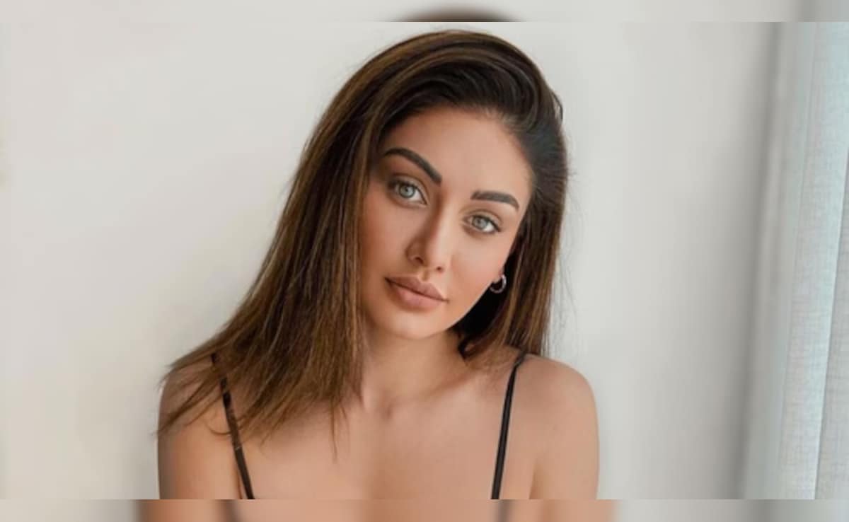 Shefali Jariwala Death: डॉक्टर ने बताया हार्ट अटैक आने से पहले शरीर में दिखाई देते हैं ये लक्षण, जान गए तो बच सकती है जान