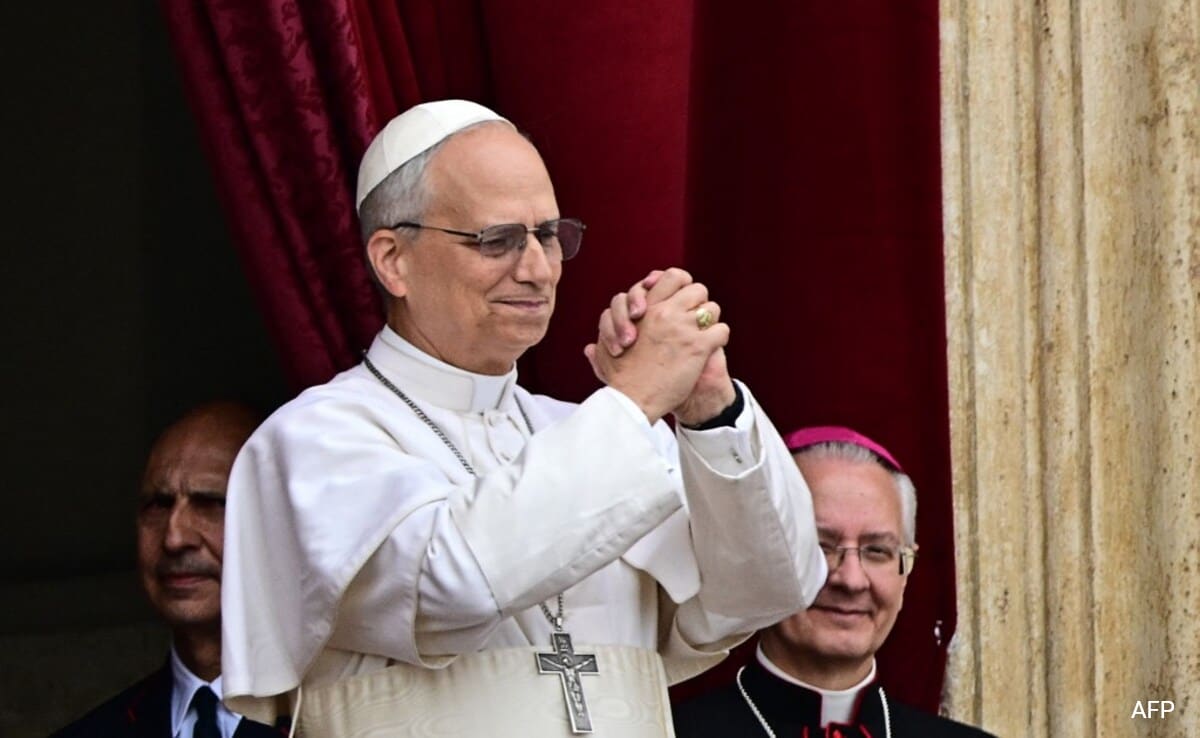 Viral Video Shows New Pope Apologising For Being “Little Late”