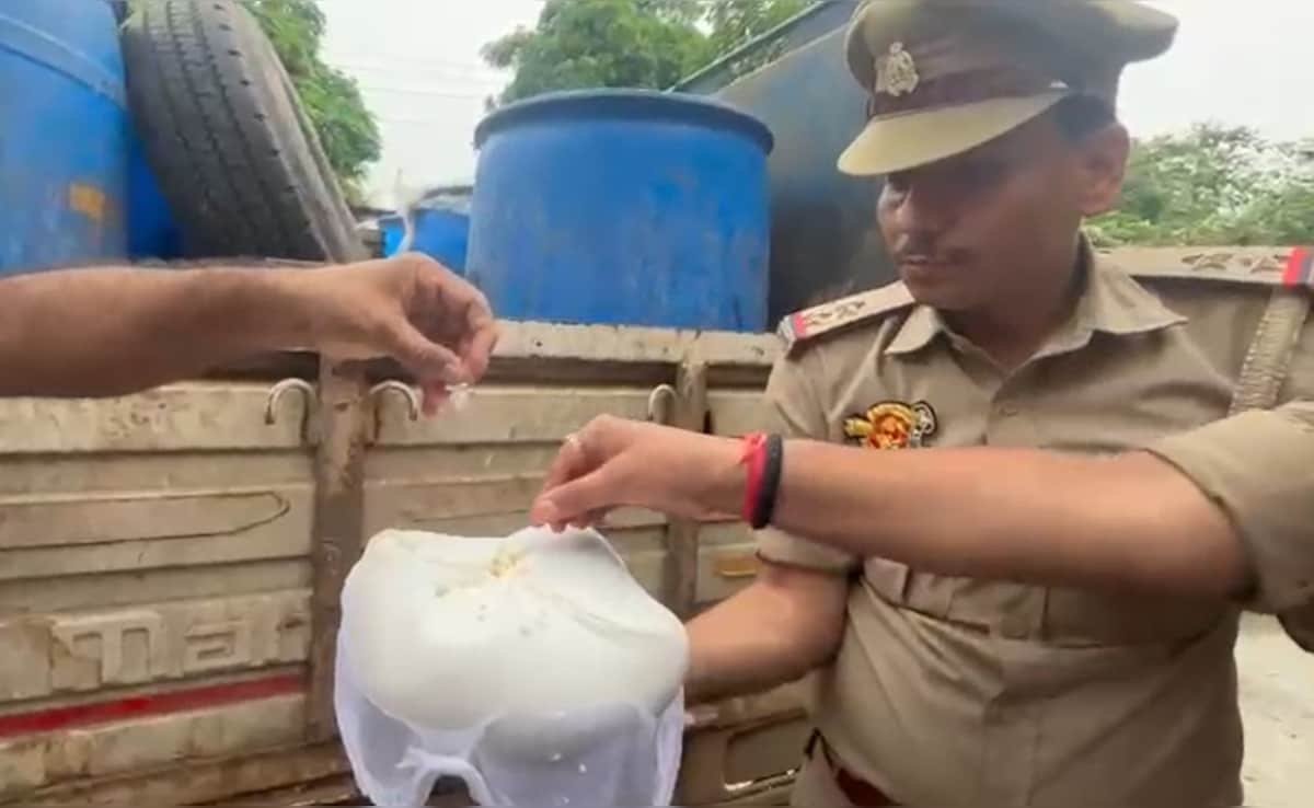 क्या आपका पनीर शुद्ध है? NCR में धड़ल्ले से हो रही नकली पनीर की सप्लाई, 1400 किलो के साथ 4 गिरफ्तार