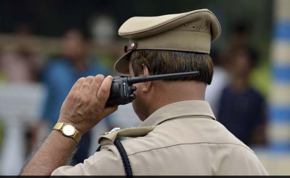 UP: सोशल मीडिया पर दो फॉलोअर्स हुए कम, भड़की पत्नी ने मचाया बवाल, थाने पहुंचा मामला