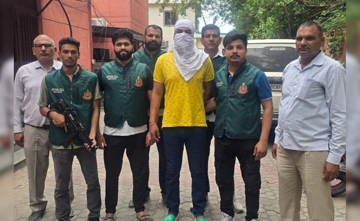 दिल्ली-हरियाणा का कुख्यात गैंगस्टर राकेश कादियान उर्फ पम्पू गिरफ्तार, लूट का आरोपी नसीब भी पकड़ाया
