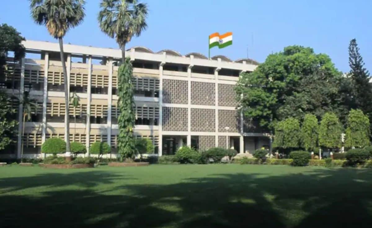 IIT बॉम्बे में घुसपैठ करने के मामले में गिरफ्तार आरोपी ने पूछताछ में किए कई चौंकाने वाले खुलासे