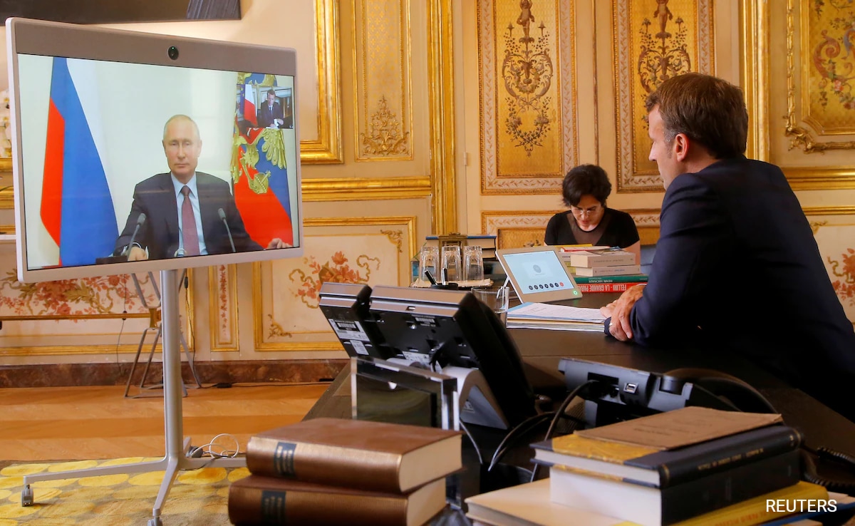 Putin To Macron: Iran Has ‘Right’ To Develop ‘Peaceful’ Nuclear Programme