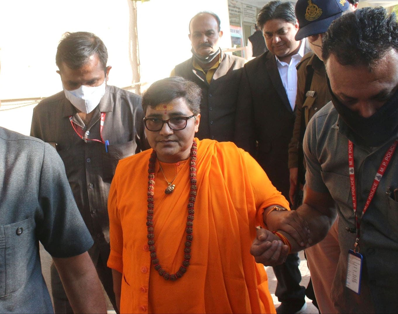 खौलते पानी में डालते थे हाथ, बेल्ट मारते थे तो दिमाग सुन्न हो जाता था… साध्वी प्रज्ञा के थर्ड डिग्री टॉर्चर