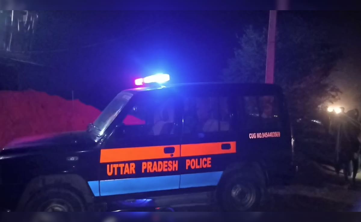 Man Takes Girlfriend To Dinner, Dies As Car Crashes Into People Outside Hotel