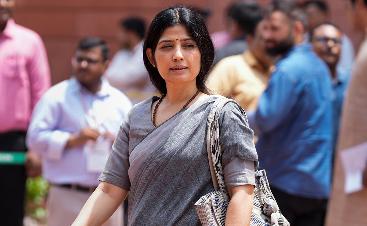 मौलाना के खिलाफ सपोर्ट में आए NDA सांसद, डिंपल ने जानिए दिया क्या जवाब?