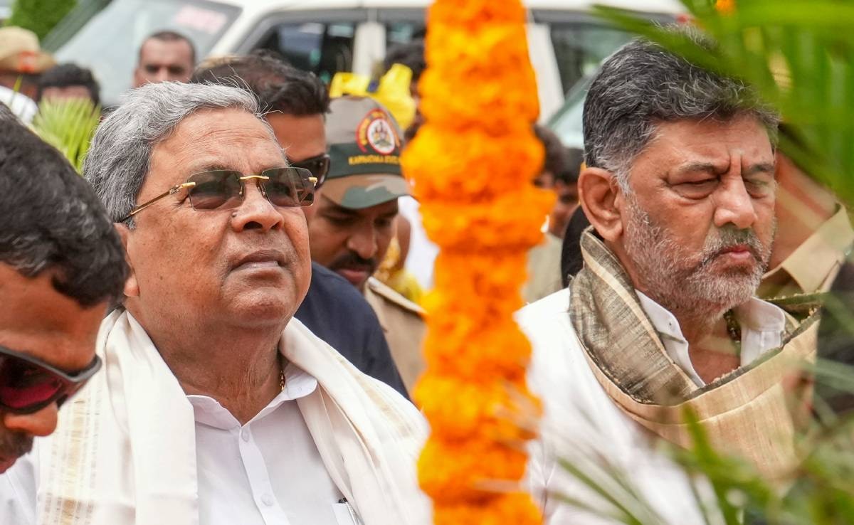 कर्नाटक में राजनीतिक बवाल… वो 7 वजह जिसके कारण बच गई सिद्धारमैया की कुर्सी