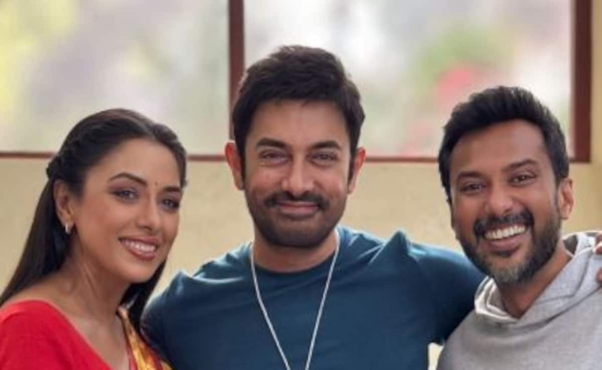 Rupali Ganguly Shares Unseen Pics With Aamir Khan, Praises Brother Vijay For His Work In Sitaare Zameen Par
