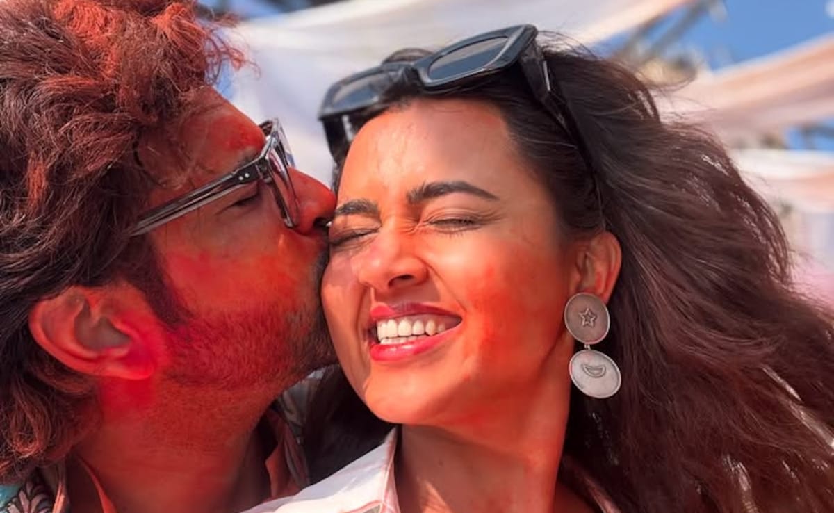 Karan Kundrra Breaks Silence On Relationship Rumours With Tejasswi Prakash: “Thoda Aur Paisa Lagao”
