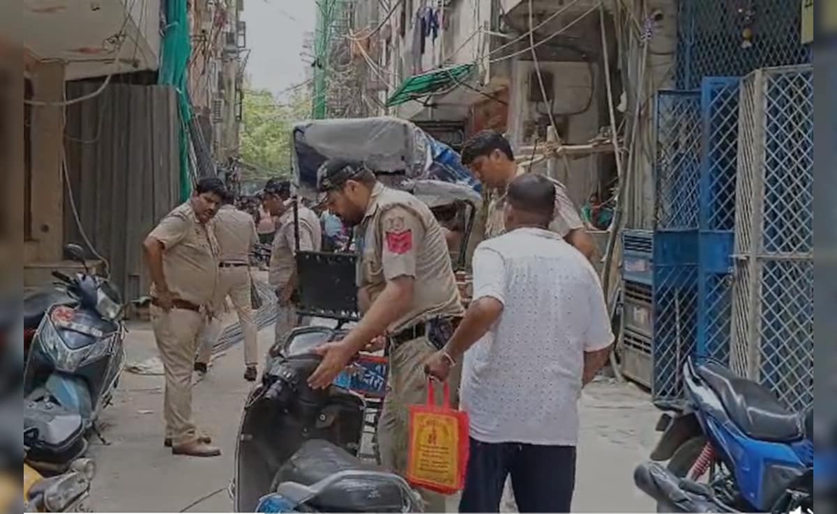 दिल्ली: करोल बाग में पति-पत्नी ने एक साथ दी जान, आर्थिक तंगी और बीमारी से थे परेशान