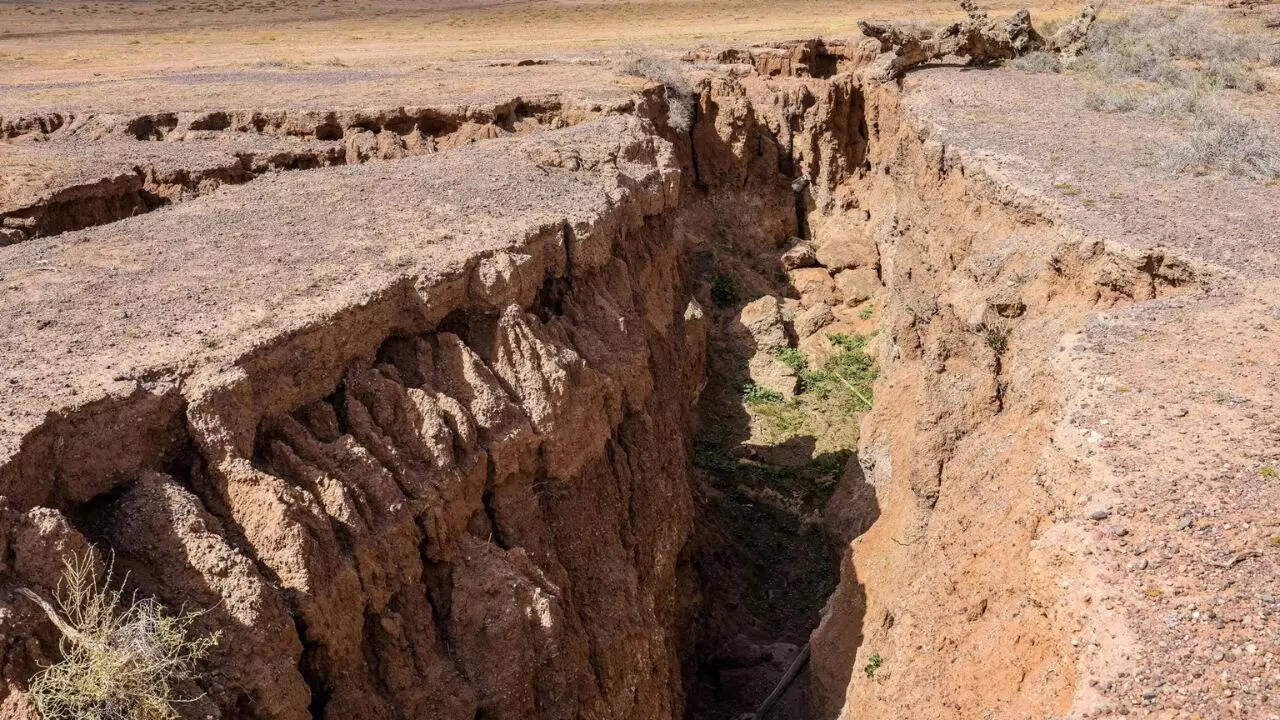 Watch the Earth split in real time: First-ever video reveals 2.5-meter fault slip in seconds caused by an earthquake