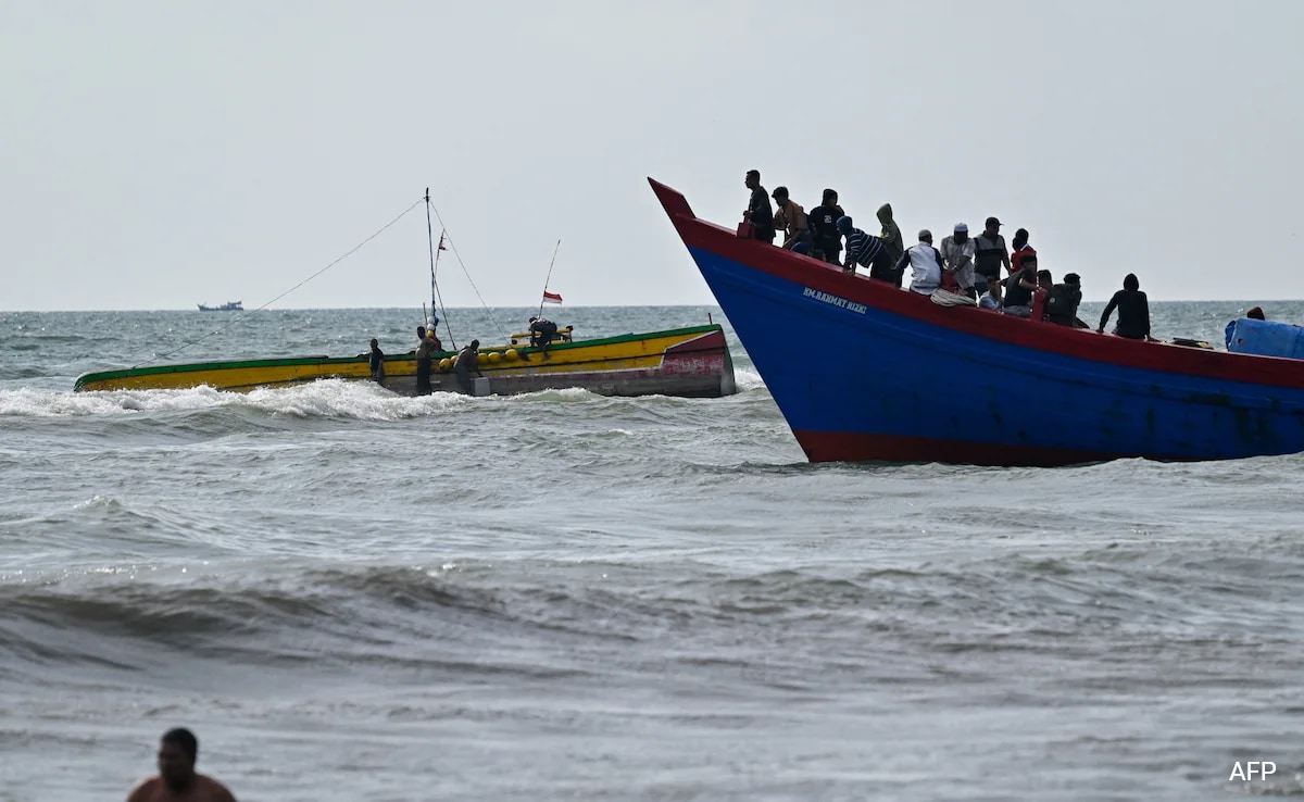 61 Missing After Boat Sinks Near Indonesia’s Bali: Report
