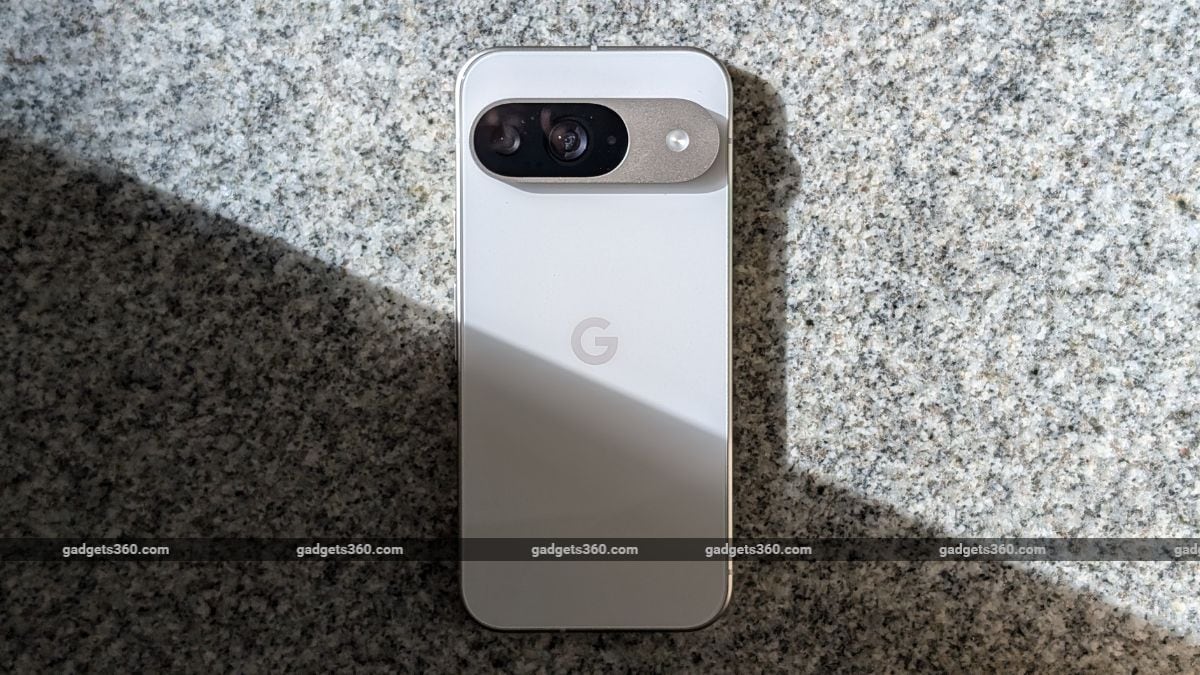 Google Pixel 10 May Feature Inbuilt Qi2 Magnets, Leaked ‘Pixelsnap’ Charging Puck Suggests