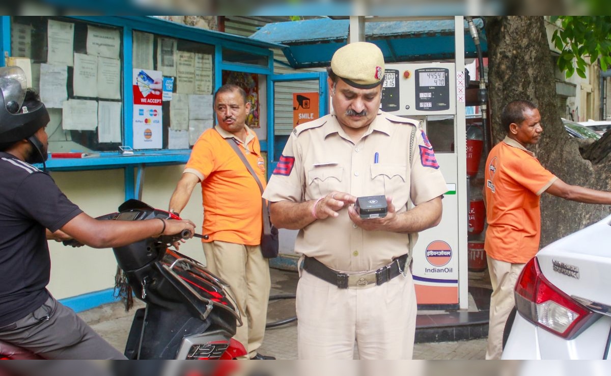 गए थे पेट्रोल डलवाने और सीज हो गई गाड़ी, दिल्ली में मर्सिडीज़ से बाइक तक कितने वाहन हुए जब्त?