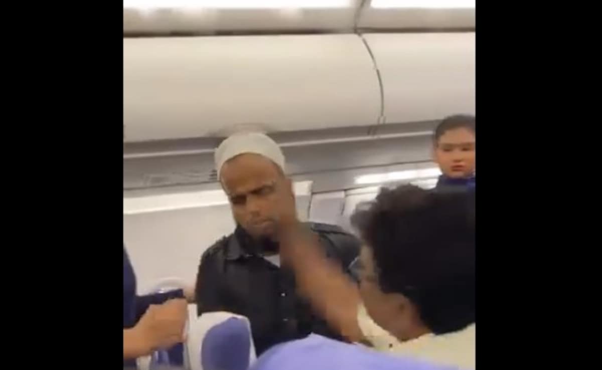 Video: Man Suffers Panic Attack On Plane, Slapped By Fellow Passenger