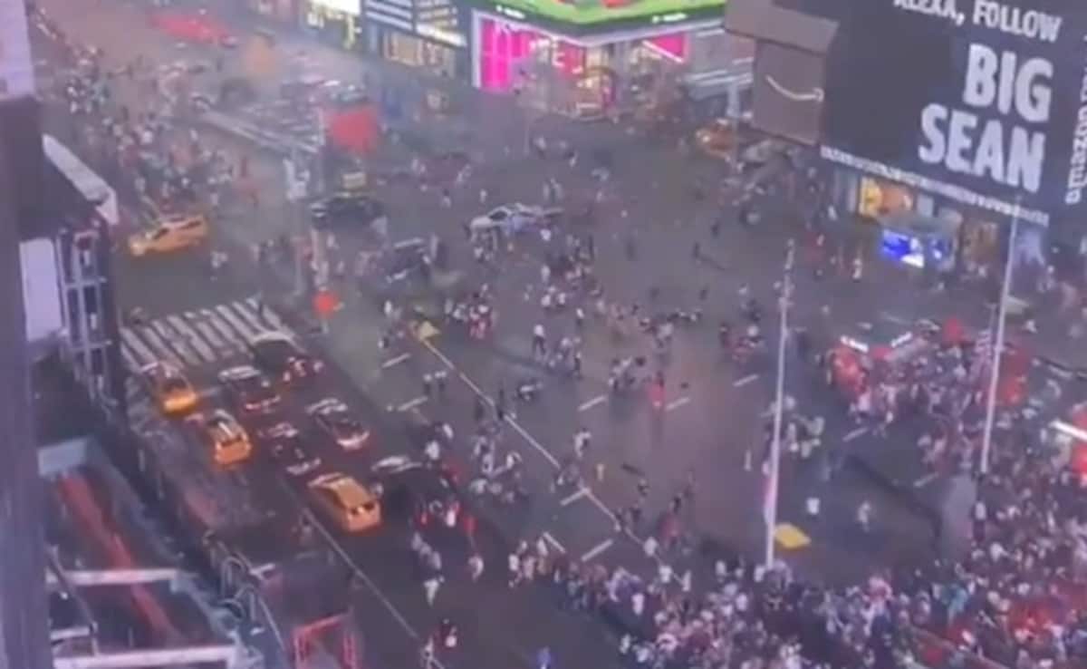 3 Injured In Shooting At New York’s Times Square, Suspect Taken Into Custody