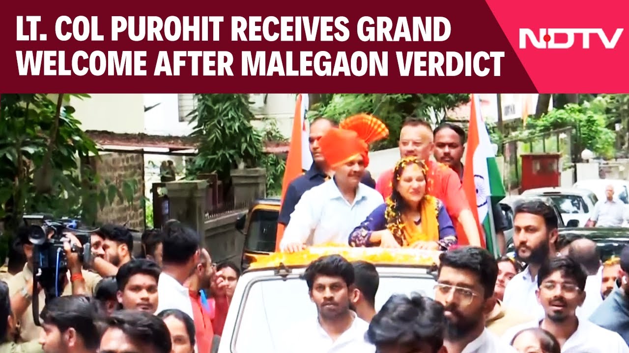 Lt. Col Prasad Purohit Receives Grand Welcome At Pune Home After Malegaon Blast Verdict