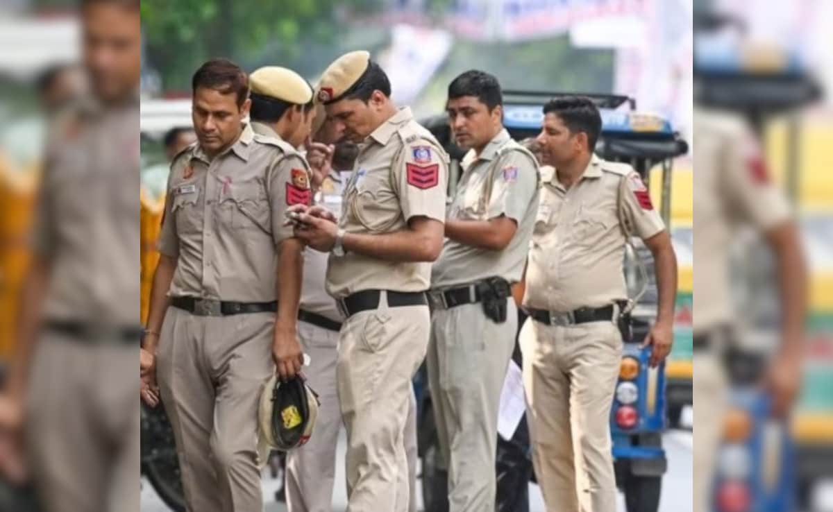 रक्षाबंधन पर शख्स ने पत्नी और दो बच्चों को उतारा मौत के घाट, करावल नगर में ट्रिपल मर्डर से दहली दिल्ली