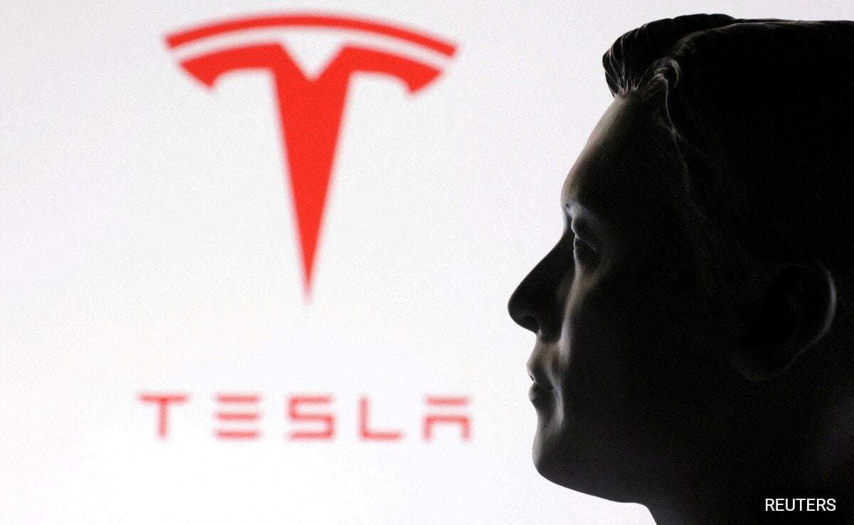 Tesla’s $29 Billion Move To Keep Elon Musk Onboard