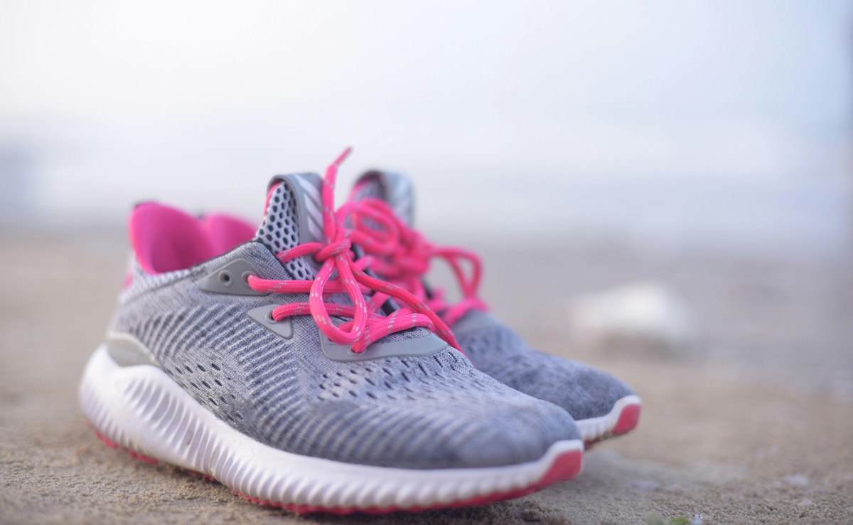 Sneakers पर 50% से 80% तक की भारी छूट, ज़रूर देखें ये शानदार Offers