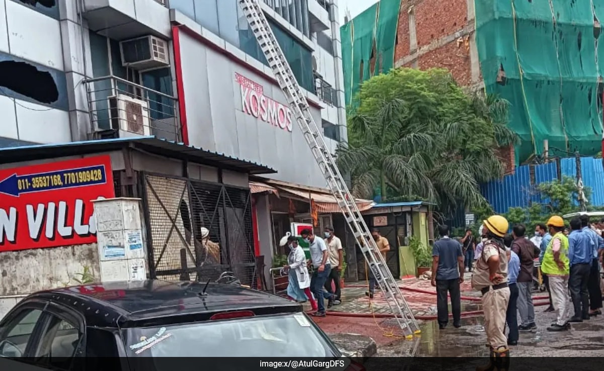 1 Dead, 10 Injured As Fire Breaks Out In Delhi Hospital