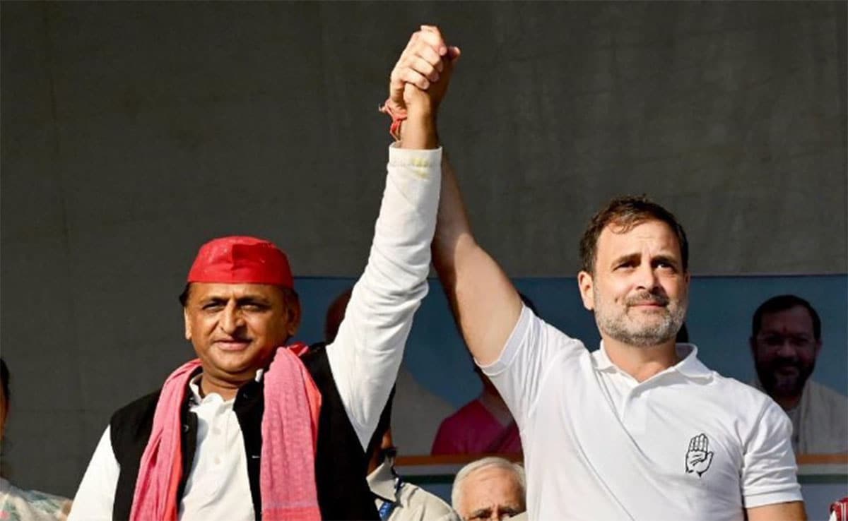 दुर्भाग्यपूर्ण और बचकाना…. राहुल-अखिलेश को लेकर जगद्गुरु रामभद्राचार्य ने ये क्या कह दिया?