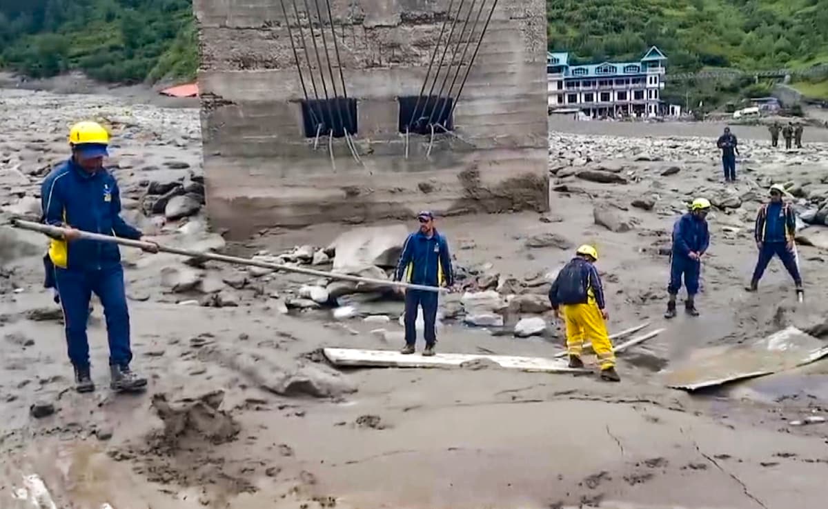 Uttarakhand Cloudburst Live: धराली में बादल फटने से भारी तबाही, अब तक 190 लोग बचाए गए, जानें पल-पल का अपडेट
