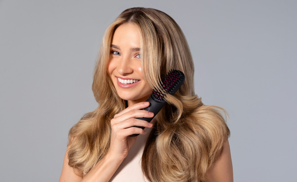 इतनी सस्ती कीमत कभी नहीं हुई इन Hair Straightener, Curler, Dryer की, PHILIPS, VEGA, Ikonic सब ब्रांड्स हैं शाम