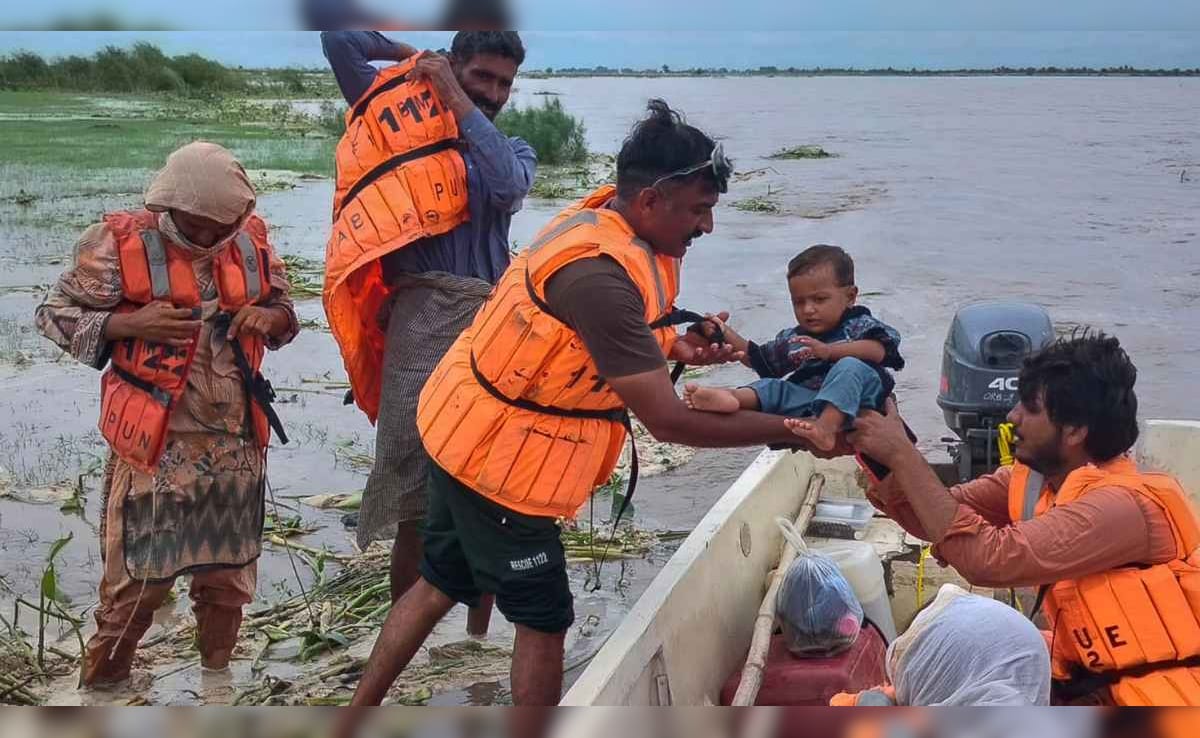 इतिहास के बड़े बाढ़ संकट से जूझ रहा पाकिस्तान का पंजाब प्रांत, 20 लाख लोगों पर आफत