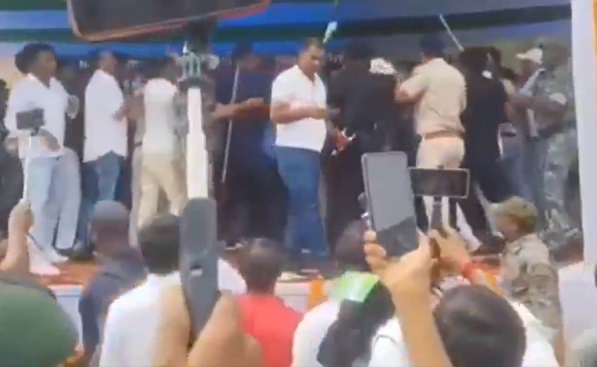 NDA कार्यकर्ता सम्मेलन में मंच पर ही मारपीट… बिहार में चुनाव से पहले मचे घमासान पर क्या बोले नेता?