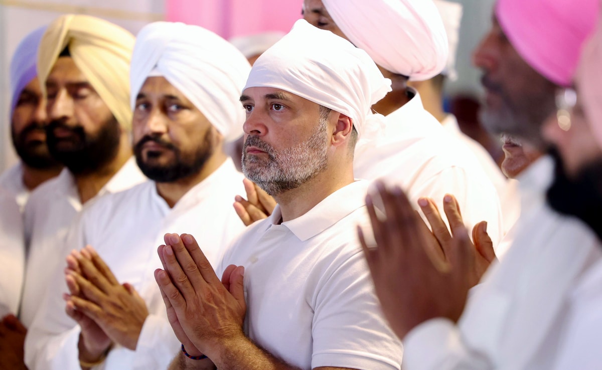 Row Over ‘Siropa’ Honour For Rahul Gandhi At Gurdwara, Sikh Body Steps In