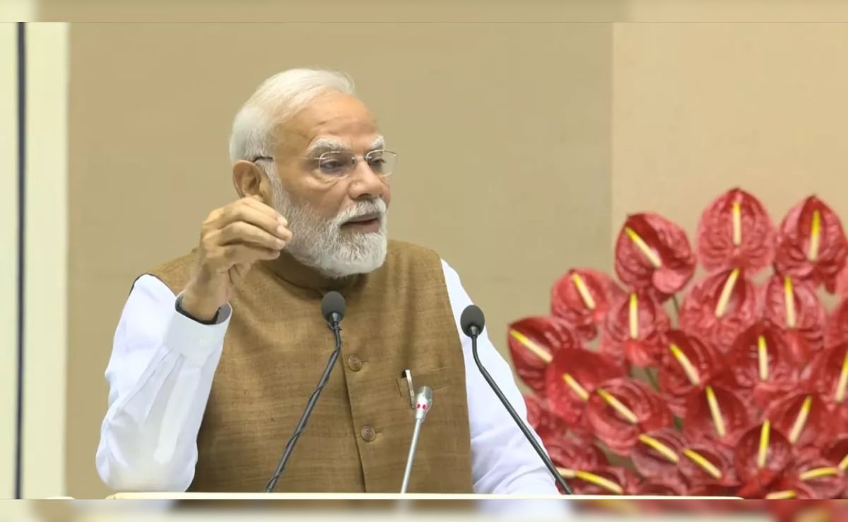 हिंदी दिवस पर पीएम मोदी ने दी बधाई, बोले, ‘ये हमारी पहचान और संस्कारों की जीवंत धरोहर’