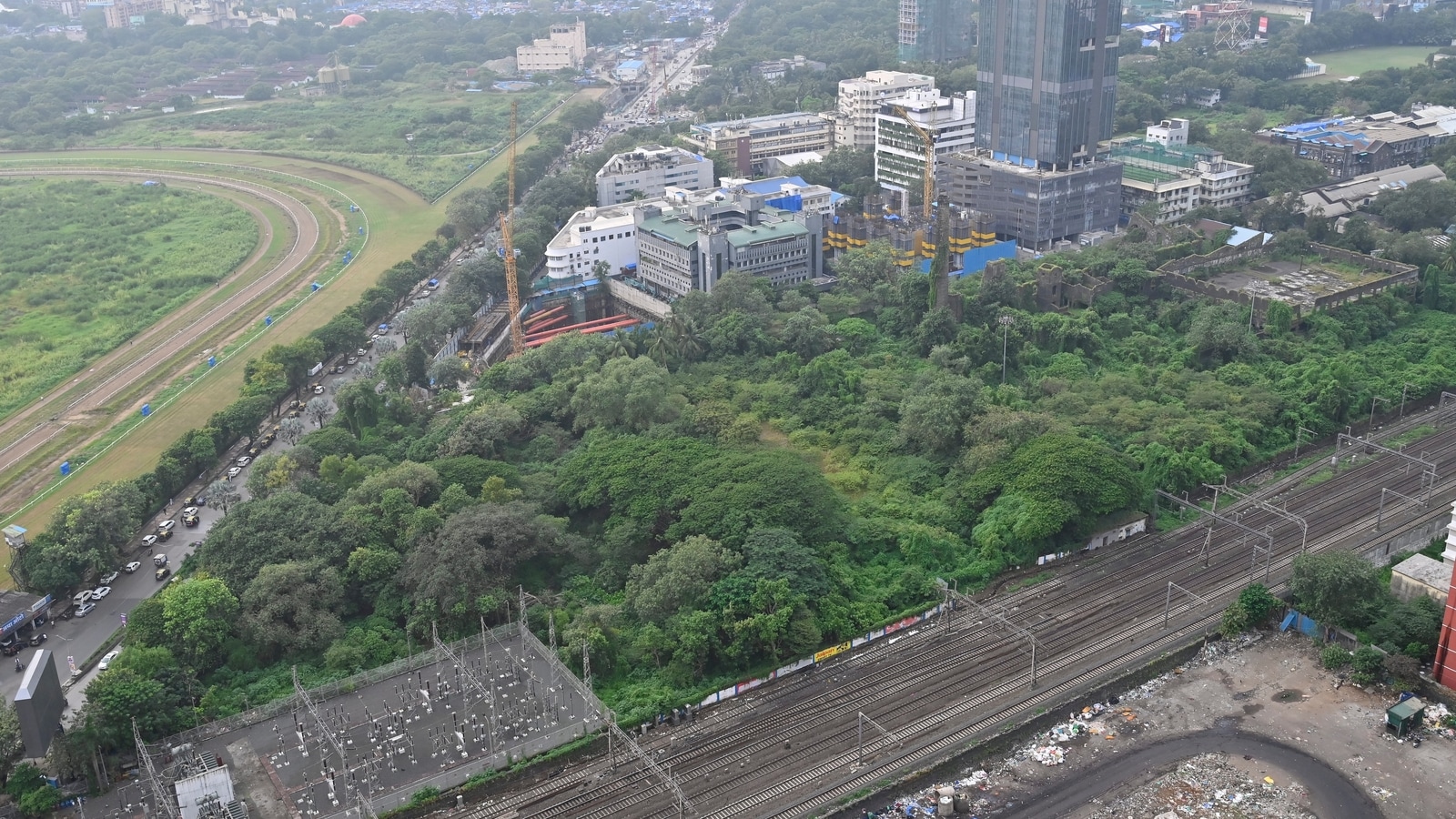 Railways to monetise 25 acres in Mumbai, eyes  ₹8,000 crore boost