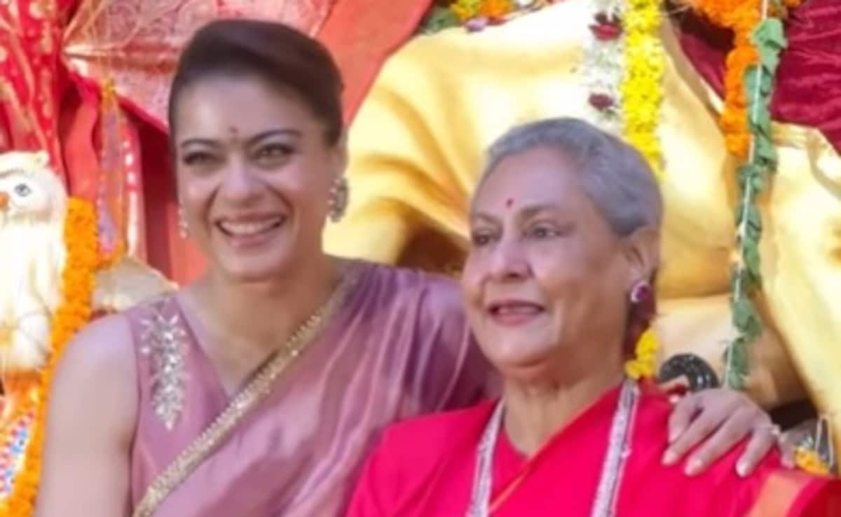 Durga Puja: Kajol Teams Up With Paps To Make Jaya Bachchan Smile. “Kajol Ne Impossible Kaam Karwa Diya,” Says Internet