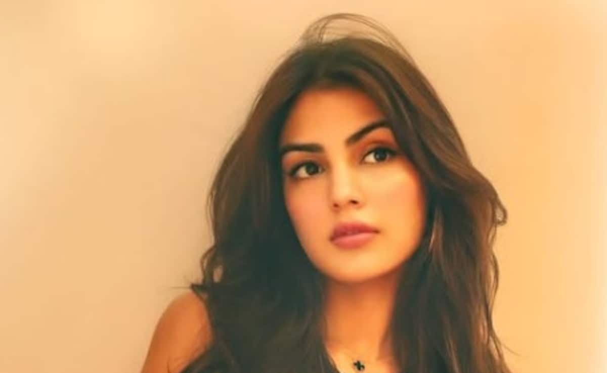 Bombay High Court Orders Anti-Drug Agency To Return Rhea Chakraborty’s Passport, Granting Major Relief To Actor