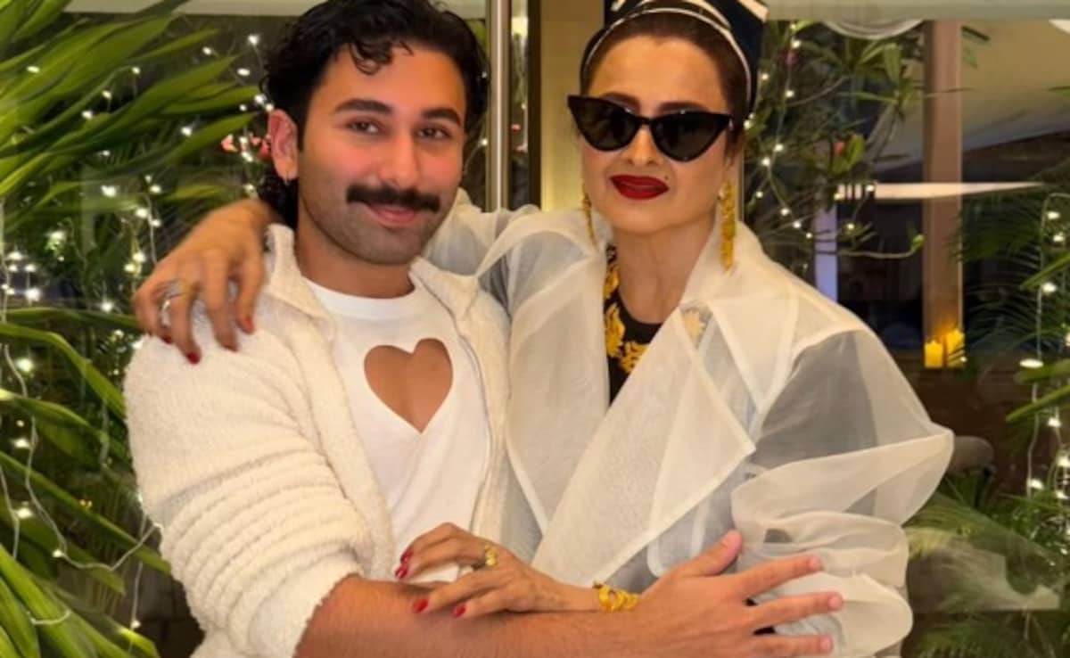 Watch: Orry And Rekha’s Viral Moment From Boney Kapoor’s Bash Has The Internet’s Attention
