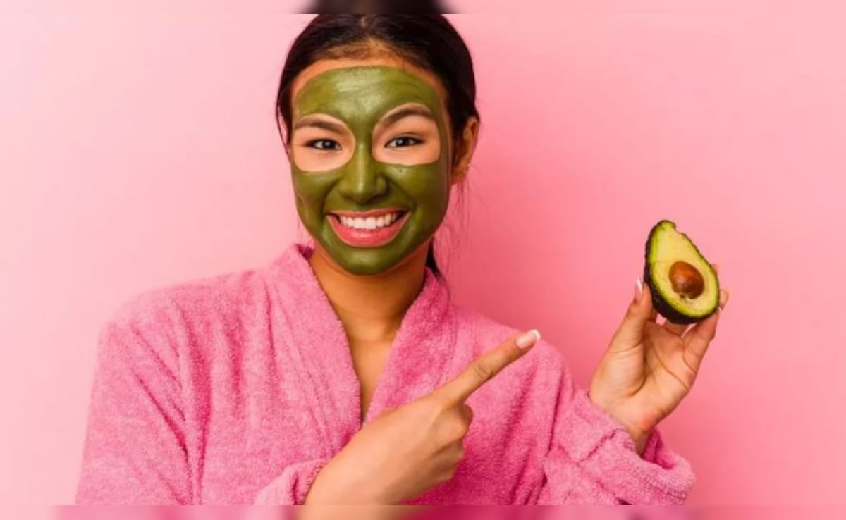 Avocado Hair Mask: चाहिए सॉफ्ट, ग्लोइंग और बेदाग त्वचा? आज से ही ट्राई करें ये एवॉकाडो फेस मास्क