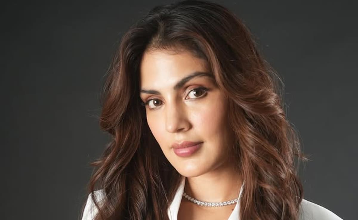 Rhea’s Post On Getting Her Passport Back From Anti-Drug Agency After 5 Years : “Satyameva Jayate”