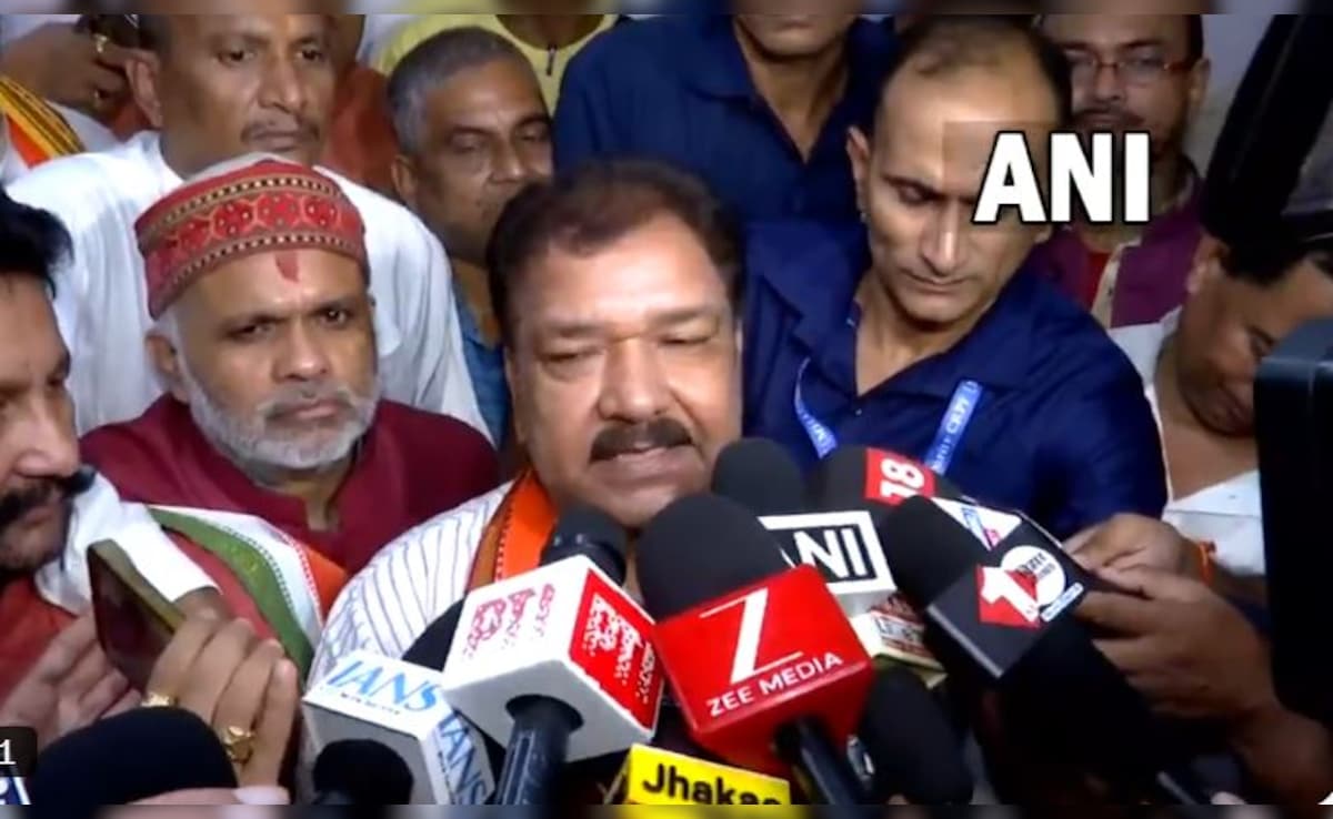बिहार BJP की चुनाव समिति बैठक में 110 सीटों पर मंथन, जानें टिकट पर कौन लेगा अंतिम फैसला