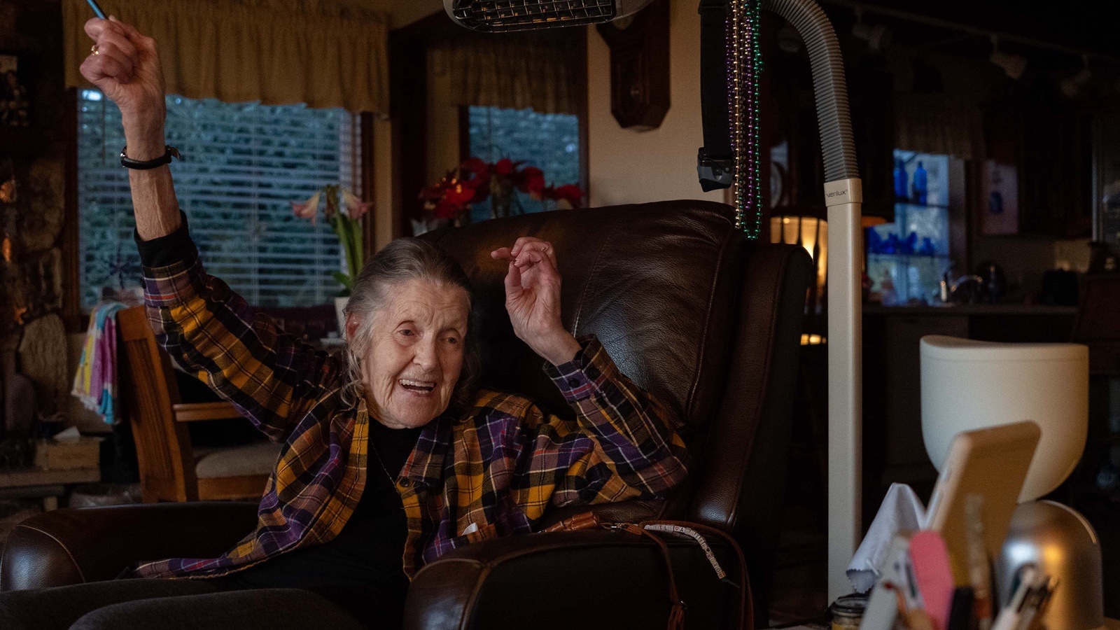 To stay in her home, she let in an AI robot