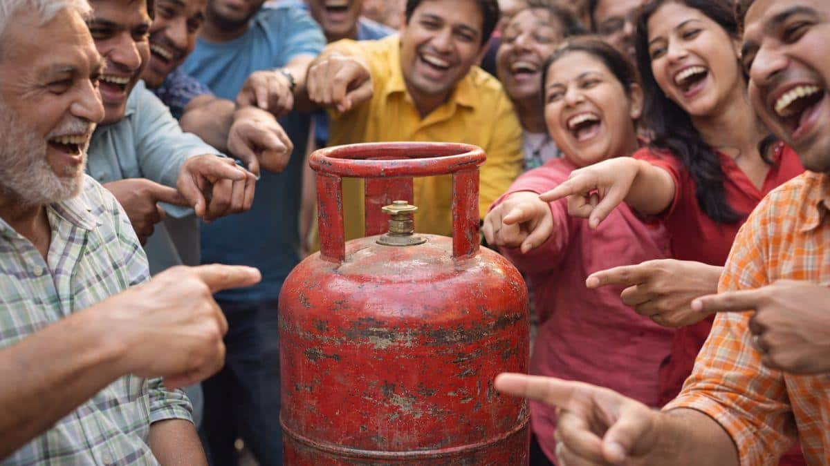 ‘Pinky Hai Paise Walo Ki’: Instagram Explodes With LPG Shortage Reels