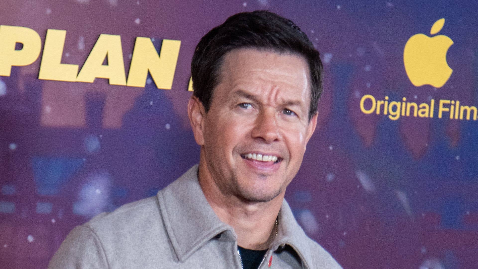 Mark Wahlberg debuts major hair transformation special family celebration