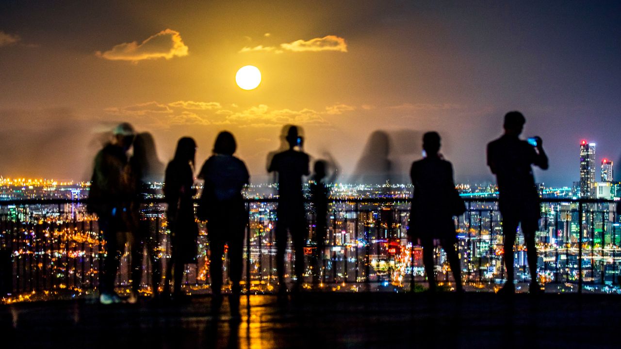 Bharat Journal Full moon alert: May’s Flower ‘micromoon’ will look extra small tonight, with a rare Blue Moon following