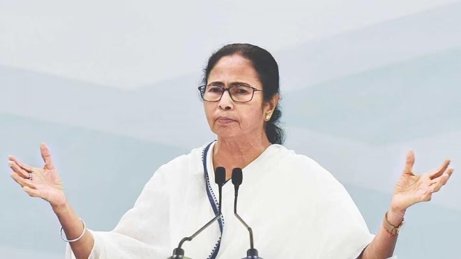 ‘अलर्ट रहें, काउंटिंग सेंटर न छोड़ें’, मतगणना को लेकर ममता की TMC कार्यकर्ताओं को सलाह