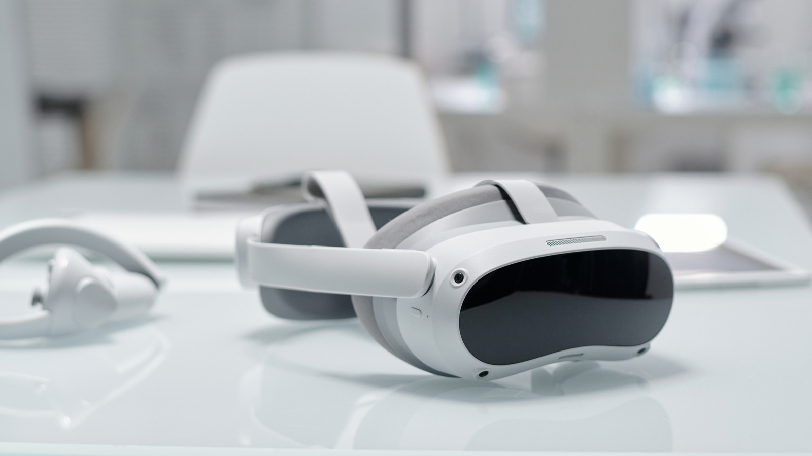 Bharat Journal 3 Reasons Why Your VR Headset Is Collecting Dust