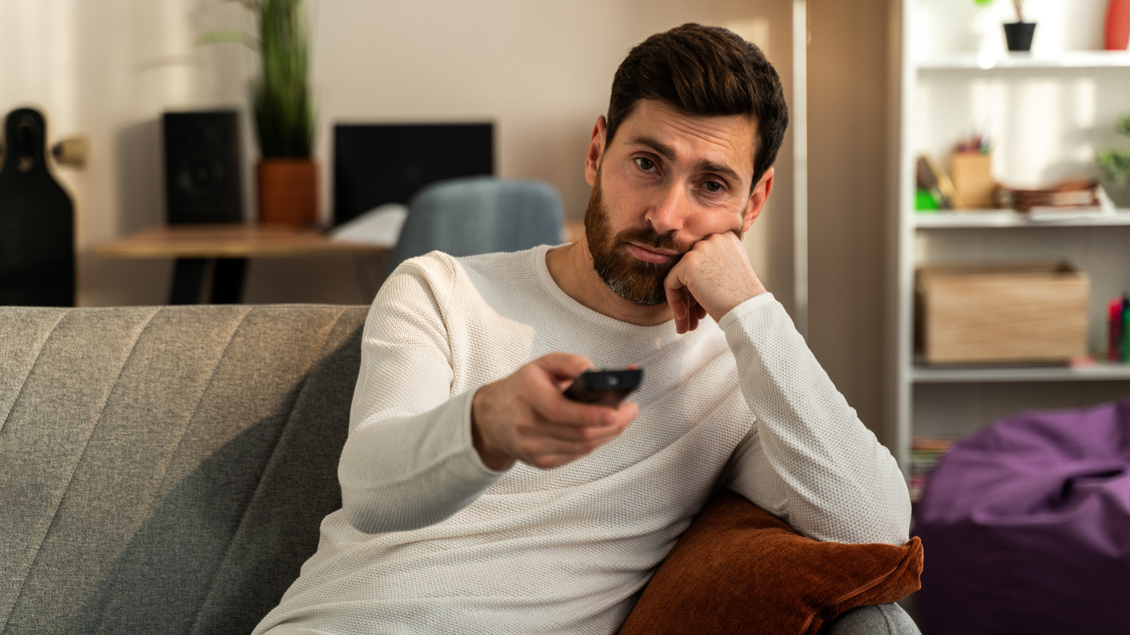 Bharat Journal Here’s Why Your Smart TVs Is Full Of Ads Now